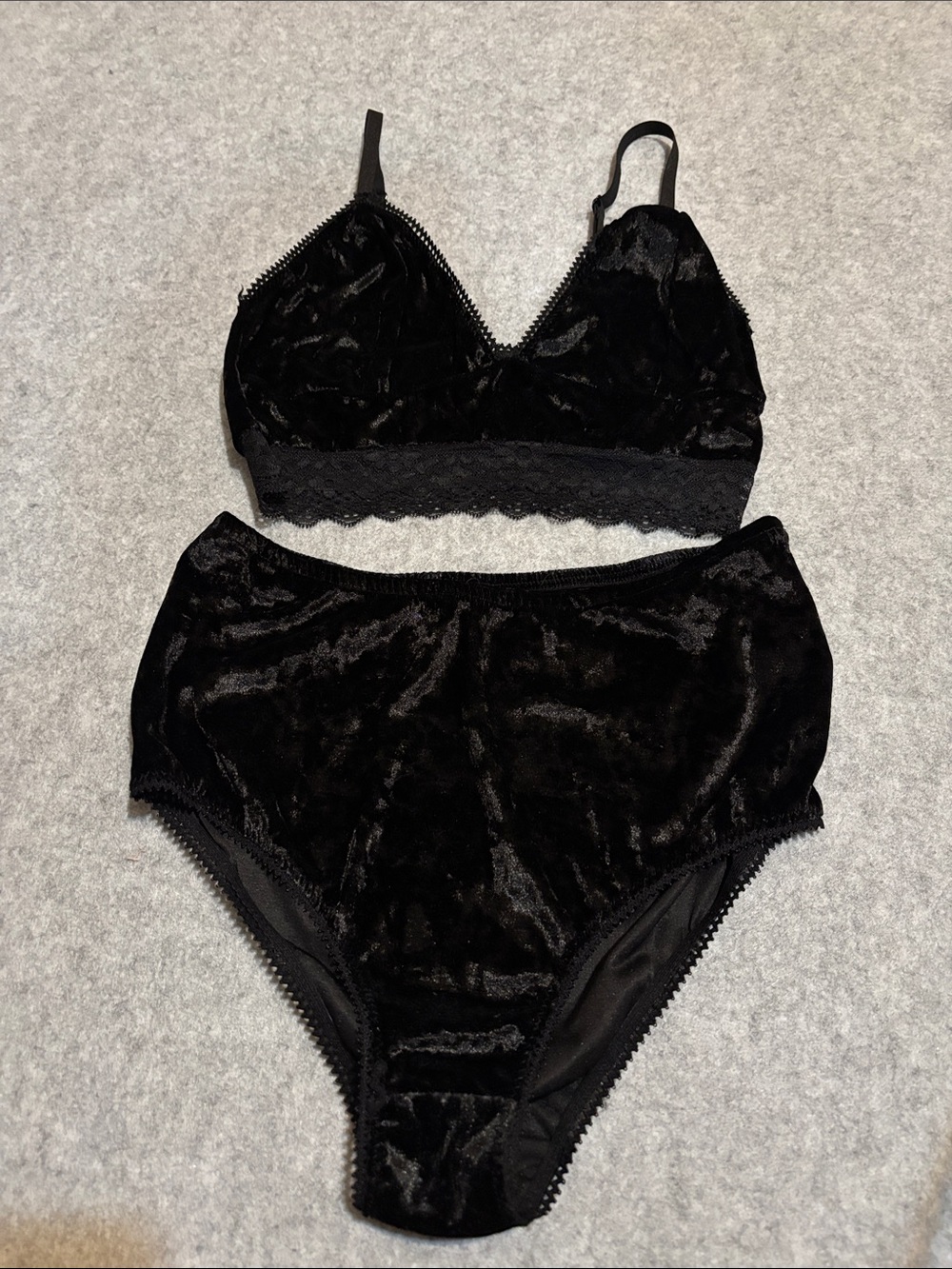 Romwe Velvet Lace Trim Bralette & High-Waist Brief Set - Black
